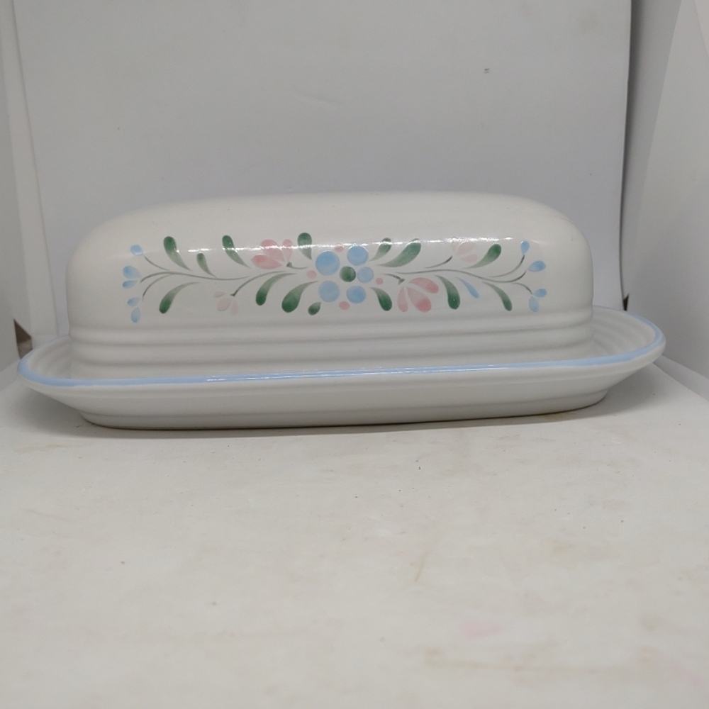 Vintage Fascino Stoneware Painted Floral Covered Butter Dish w/Lid 7-1/2"